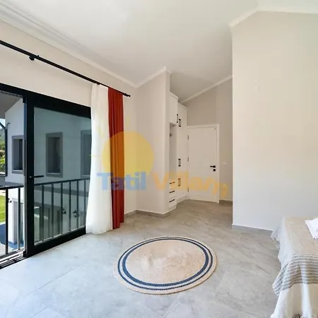 Queenarya Villa