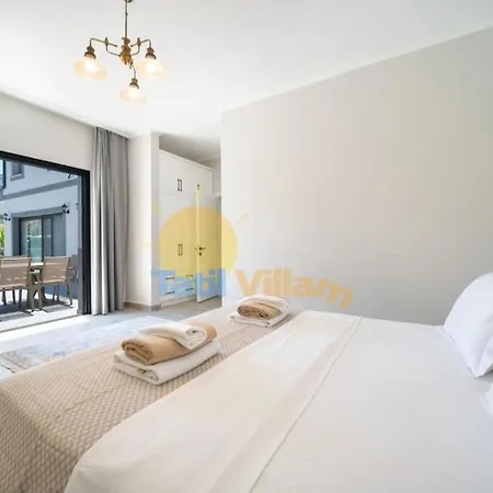 Queenarya Villa