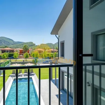 Villa Queenarya *